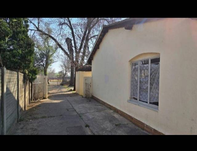 4 BEDROOM HOUSE FOR SALE IN VAAL PARK EXT 1